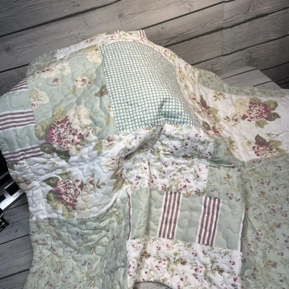 Shabby Chic Patchwork Reversible Pink Green Floral Queen King 89x100 W/Shams